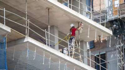 Construcción de vivienda nueva destinada para alquiler en Esplugues de Llobregat.