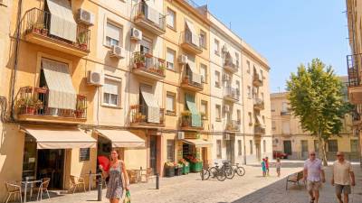 Molins defiende la rehabilitación térmica de los edificios y la adaptación urbana como claves para reducir el impacto del calor extremo y crear ciudades más resilientes.