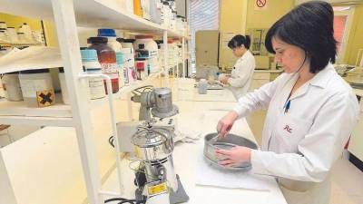 Instalaciones del Instituto de Tecnología Cerámica de Castellón, donde investigan para hacer el azulejo más competitivo.