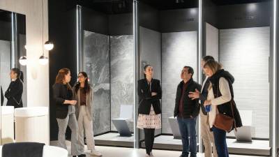 Las empresas del sector cerámico presentan sus lanzamientos de producto a profesionales y prescriptores.