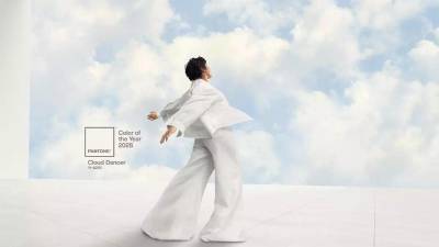 Cloud Dancer, el color del año según el Instituto Pantone.