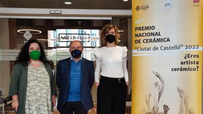 La concejala de Turismo, Pilar Escuder; el presidente de ATC, Juan José Montoro; y la concejala de Cultura, Verònica Ruiz.