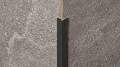 $!Novoescuadra Aluminio, perfil clásico que se renueva con un acabado de tendencia: el negro mate.