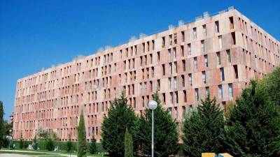 Exterior del edificio diseñado por David Alan Chipperfield en Villaverde.