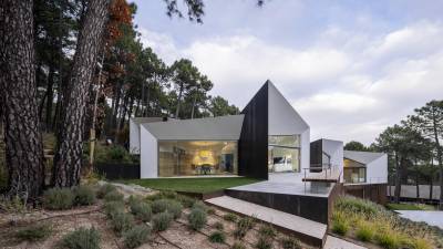 $!Casa Szoke, ubicada en San Lorenzo de El Escorial (Madrid), donde se rodó parte de ‘La habitación de al lado’, la primera película en inglés de Pedro Almodóvar.