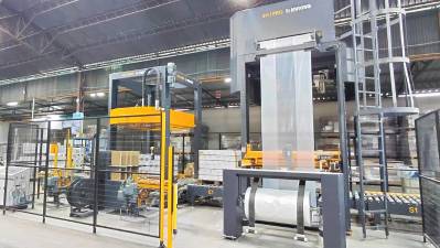 La nueva línea de embalaje de innova Group en las instalaciones de Certeca Ceramica.
