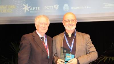 A la derecha, Juan Antonio Bertolín, director de Espaitec y gerente de la Fundació General de la Universitat Jaume I.