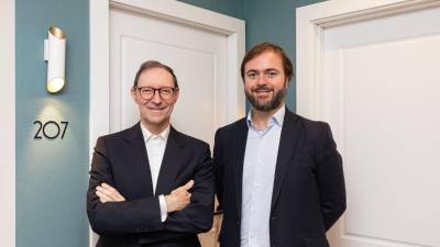 Ignacio Urbelz, consejero delegado de Petit Palace, y Gonzalo Armenteros, presidente de Soho Boutique Hotels.