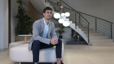 $!El gerente comercial de Ecoceramic, Alejandro Argente, en la sede de la firma en Onda.
