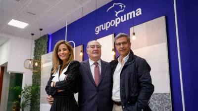 $!Francisco Jiménez, presidente de Grupo Puma, y sus hijos, Carmen Jiménez y Francisco Jiménez San Martín. / Manuel Murillo