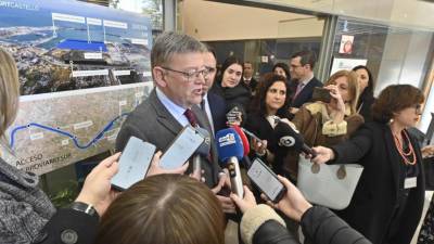 Ximo Puig, en su comparecencia ante los medios en PortCastelló.