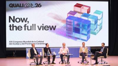 Vicente Castelló, Javier Bon, Vicente Aparici, Vicente Sanz y Javier Rodríguez, durante la mesa de debate de Qualicer.