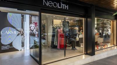 $!El Neolith Living Gallery en Madrid acoge el popular mercadillo navideño de Carmen Lomana
