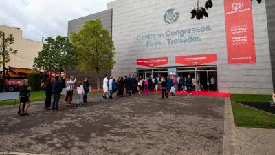 $!850 invitados arroparon al equipo de profesionales de Grúas Tomás.