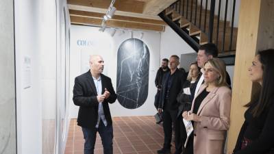 $!La presidenta de la Diputación de Castellón ha visitado este miércoles la muestra DreamLab de Gruppo Colorobbia en Vilafamés.