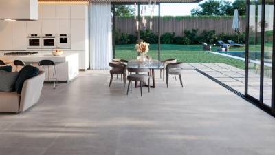 $!Los acabados cementosos de Statale, ideales para la continuidad entre áreas interiores y exteriores.