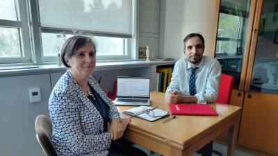 Elisa Franzoni, directora del Centro Cerámico (Italia), y Javier Rodríguez Ejerique, secretario del congreso.