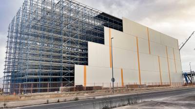 $!Vista del nuevo almacén vertical de La Plana.