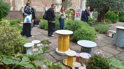 Galería de fotos | The Secret Garden, la instalación en Londres con cerámica española
