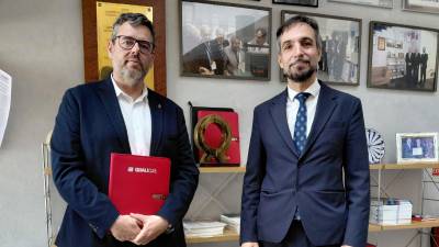 Isaac Nebot, director de la Escuela Superior de Cerámica l’Alcora (ESCAL), con el secretario del congreso Qualicer Javier Rodríguez Ejerique.