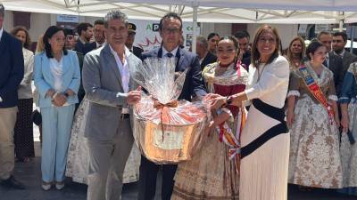 Imagen del acto de reconocimiento para Innova Group.