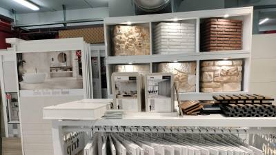 $!La exposición de cerámica del distribuidor valenciano.