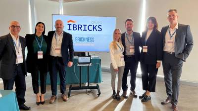 $!El equipo de Grupo Ibricks en el evento en Palma.