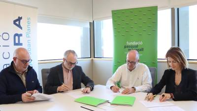 La Fundació Fluidra y la Fundación Pasqual Maragall impulsan «Piscinas Inolvidables» para adaptar las piscinas a personas con deterioro cognitivo.