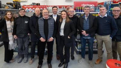 Eva (Gamma Azulejos Javier Fernández), Juan Manuel (Gamma Azulejos Javier Fernández), Víctor Pérez (director de Área Gamma), Javier Fernández (gerente de Gamma Azulejos Javier Fernández), Óscar Fernández Pulido (gerente, segunda generación de Gamma Azulejos Javier Fernández), Sandra Fernández (Gamma Azulejos Javier Fernández), Francisco Fernández Montaño (gerente Gamma), Josué Cid González (retail manager Gamma), Miguel González (Gamma Azulejos Javier Fernández), Esteve Vilardell Sitjes (director comercial Gamma).