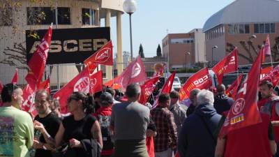 Manifestación de los sindicatos para reivindicar su postura en el convenio de la cerámica.
