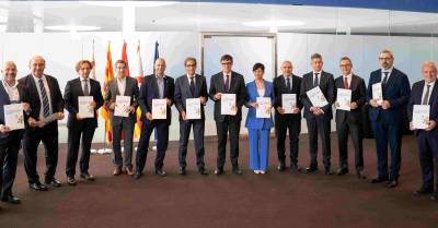 Roger Bou,Mariano Sanz, Alfredo Sanz, Imanol Montero, Xavier Vilajoana, Pau Relat, Salvador Illa, Isabel Rodríguez, Carlos Prieto, David Quirós, Jordi Terrades, Joan Ramon Riera y Constantí Serrallonga.