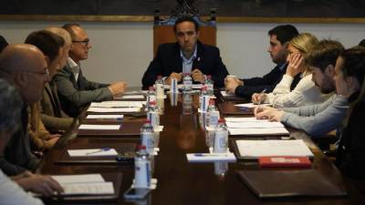 El diputado de Medio Natural, José María Andrés, en la reunión con los representantes de municipios afectados de la provincia de Castellón.