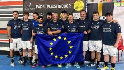 Uno de los dos equipos patrocinados por la empresa navarra Arttros.