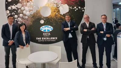 $!El equipo de Xieta en el Pabellón 33 de Cersaie 2025.