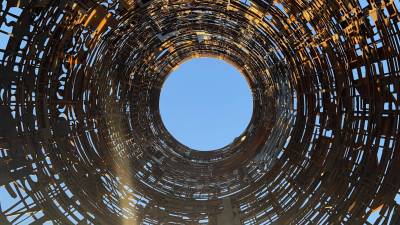 $!El colectivo Trashformaciones está especializado en la realización de instalaciones artísticas con material reciclado.