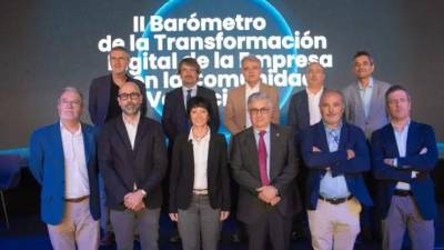 Foto de familia de la presentación del II Barómetro TI de la Transformación Digital en las Empresas de la Comunidad Valenciana