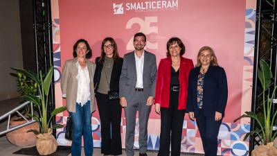 $!250 invitados arroparon a la firma en su aniversario.