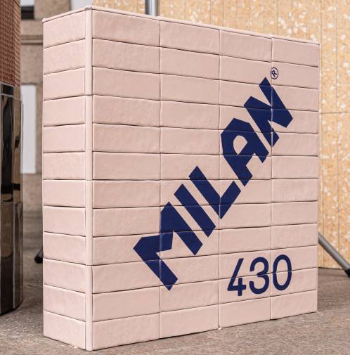 Galería de fotos | Once objetos de cerámica española reinventan en Milán el mundo del souvenir