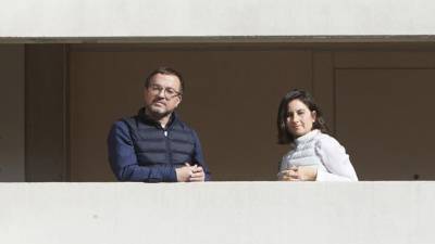 Los arquitectos Mariano Vallejo y Sara Romero, ganadores del certamen de diseño de APE Grupo.