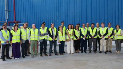 La visita institucional a las instalaciones de Esmalglass en la provincia de Castellón.