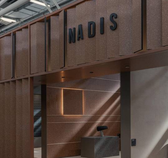 Galería de fotos | Nadis Design y su galería de tendencias cerámicas en Cersaie