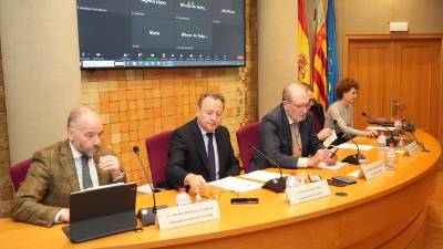 Alberto Echavarría --izquierda--, junto a la cúpula de Ascer en la reciente rueda de prensa para hacer balance de la industria en el año 2023.