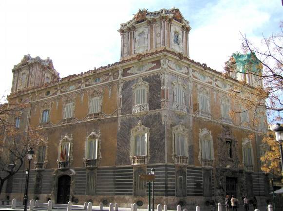 El Museo Nacional de Cerámica de València ultima la primera muestra antológica del pintor Luis Massoni