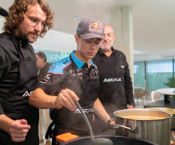 Galería de fotos | El ‘showcooking’ de Ascale con los pilotos del Aspar Team