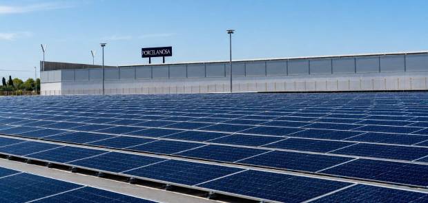 $!Nueva instalación fotovoltaica de Porcelanosa, ubicada junto a la Factoría 3 de Vila-real.