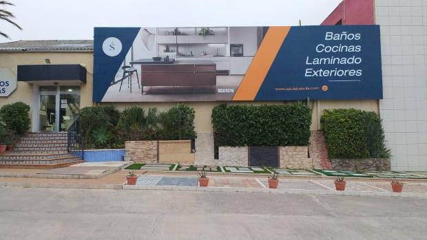 $!La empresa cuenta con un punto de venta al público en Paterna (Valencia), con más de 2.000 metros cuadrados de exposición comercial.
