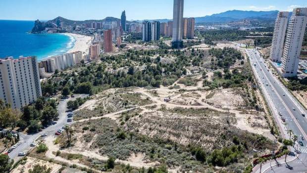 $!Vista aérea de la zona de Poniente en cuyo entorno se levantará la nueva torre. David Revenga