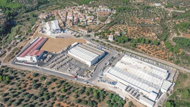 $!En 2021 finalizó la primera fase del proyecto de construcción de una nueva planta en los terrenos anexos a la factoría actual ubicada en Figueroles. MEDITERRÁNEO