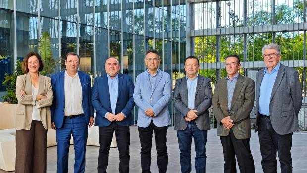 $!Representantes de las instituciones y asociaciones sectoriales que han estado presentes en la jornada.