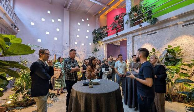 $!La visita a las instalaciones de Masquespacio en Valencia.